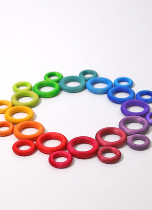 Grimm`s 24 houten ringen in regenboogkleuren