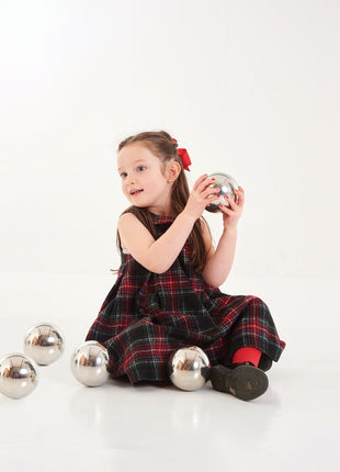 meisje speelt met Tickit 6 reflecterende spiegelballen